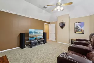 182 N Hazelcrest Circle, The Woodlands, TX 77382 - Photo 32