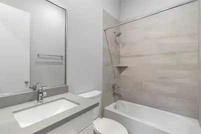 604 Thornton Oaks Road #B, Houston, TX 77018 - Photo 4