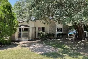 1517 Columbine St, Wharton, TX 77488 - Photo 1