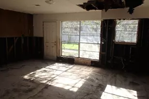 1517 Columbine St, Wharton, TX 77488 - Photo 4