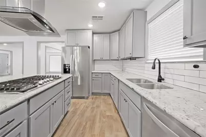 10011 Cliffwood Drive, Houston, TX 77035 - Photo 12