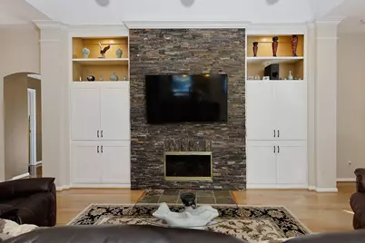 2 Taper Glow Place, The Woodlands, TX 77381 - Photo 8