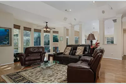 2 Taper Glow Place, The Woodlands, TX 77381 - Photo 10