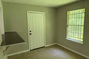 5535 Elmlawn Dr, Houston, TX 77033 - Photo 12