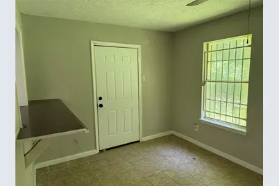 5535 Elmlawn Drive, Houston, TX 77033 - Photo 12