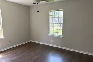 5535 Elmlawn Dr, Houston, TX 77033 - Photo 6