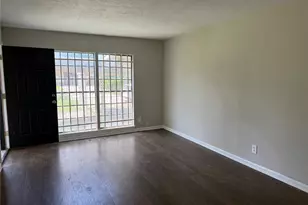 5535 Elmlawn Dr, Houston, TX 77033 - Photo 14