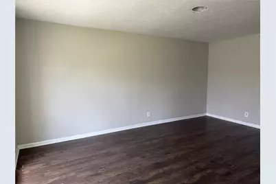 5535 Elmlawn Drive, Houston, TX 77033 - Photo 8