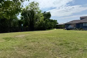 1725 Harvey Mitchell Pkwy S, College Station, TX 77840 - Photo 32