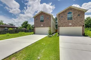 612 E 38th St, Houston, TX 77022 - Photo 2
