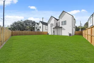 8447 Jutland Rd, Houston, TX 77033 - Photo 26