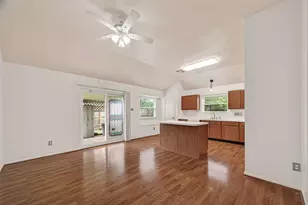 602 W Larkspur Cir, Pearland, TX 77584 - Photo 10