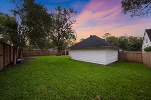 10714 Cranbrook Rd, Houston, TX 77042 - Photo 36