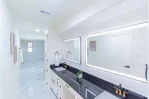 727 Bunker Hill Rd, Houston, TX 77024 - Photo 26