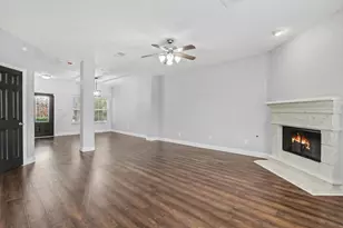 2705 Golden Creek Ln, Pearland, TX 77584 - Photo 8