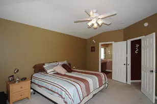 13110 Rippling Creek Ln, Pearland, TX 77584 - Photo 16
