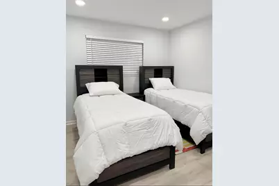 11402 Ash Creek Drive, Houston, TX 77043 - Photo 14