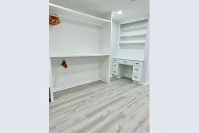 11402 Ash Creek Drive, Houston, TX 77043 - Photo 18