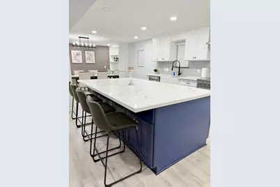 11402 Ash Creek Drive, Houston, TX 77043 - Photo 6