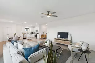 1010 S Oakhurst Dr, Dayton, TX 77535 - Photo 6