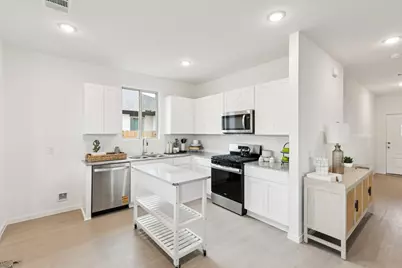 1010 S Oakhurst Drive, Dayton, TX 77535 - Photo 10