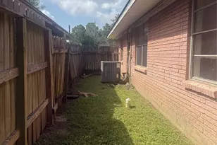 7623 Wilmerdean St, Houston, TX 77061 - Photo 24