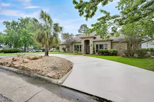 221 Edgewood Dr, Montgomery, TX 77356 - Photo 1