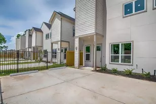 9320 Coffee St, Houston, TX 77033 - Photo 1