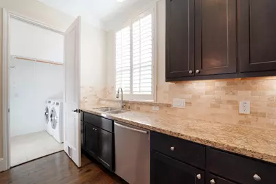 2421 Beall Street, Houston, TX 77008 - Photo 16