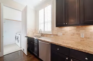 2421 Beall St, Houston, TX 77008 - Photo 16