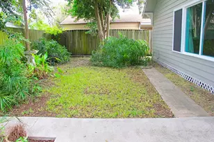 1221 Aurora St, Houston, TX 77009 - Photo 14