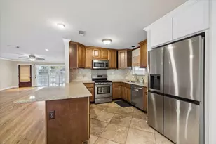 1221 Aurora St, Houston, TX 77009 - Photo 4