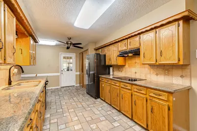 108 Laurel Valley Drive, West Columbia, TX 77486 - Photo 6