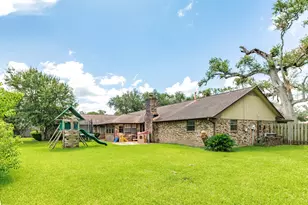 108 Laurel Valley Dr, West Columbia, TX 77486 - Photo 18