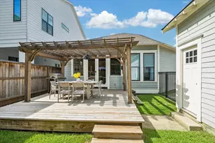 710 Redan St, Houston, TX 77009 - Photo 36