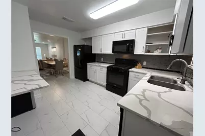 202 W Tri Oaks Ln #202, Houston, TX 77043 - Photo 8