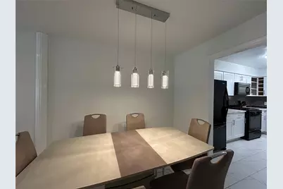 202 W Tri Oaks Ln #202, Houston, TX 77043 - Photo 6