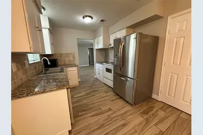 207 Brigadoon, Friendswood, TX 77546 - Photo 4