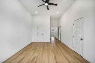 514 Melbourne St, Houston, TX 77022 - Photo 32