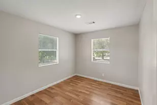 31 Elendor Dr, Cleveland, TX 77328 - Photo 14