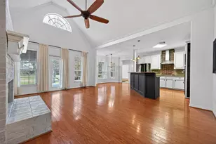 9072 Grand Lake Estates Dr, Montgomery, TX 77316 - Photo 8