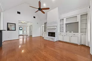 9072 Grand Lake Estates Dr, Montgomery, TX 77316 - Photo 10