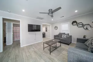 5721 Sylvia Dr, Galveston, TX 77551 - Photo 6