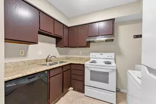 9350 Country Creek Dr, Houston, TX 77036 - Photo 16