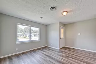 5606 Elm Springs Dr, Houston, TX 77048 - Photo 14