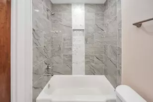 5326 Heatherbrook Dr, Houston, TX 77045 - Photo 32