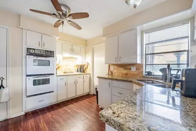 10827 Braes Forest Drive, Houston, TX 77071 - Photo 8