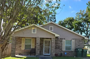 2107 Rosalee St, La Marque, TX 77568 - Photo 2