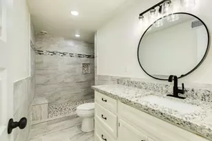 1200 Gifford Ln, Angleton, TX 77515 - Photo 20