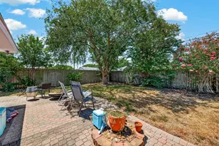 7210 Yucca Dr, Galveston, TX 77551 - Photo 6